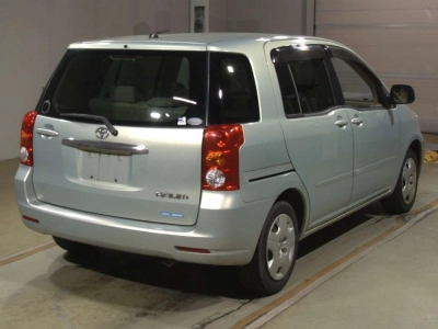 TOYOTA RAUM