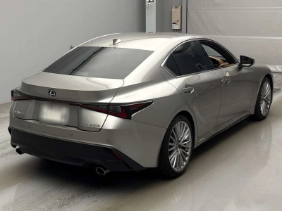 LEXUS IS