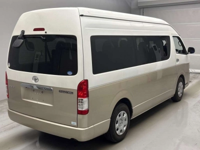 TOYOTA HIACE WAGON