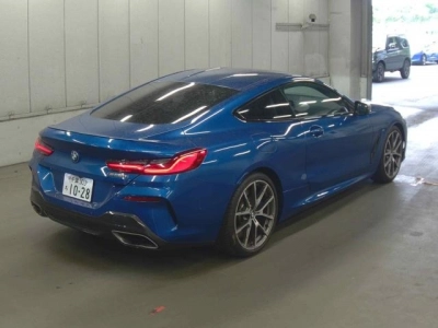 BMW 8 SERIES