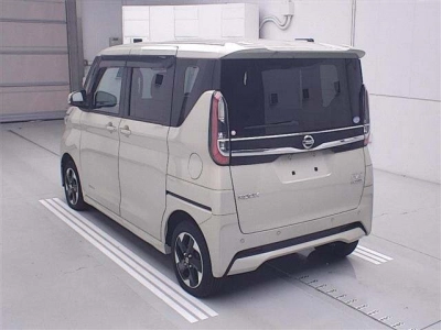 NISSAN ROOX