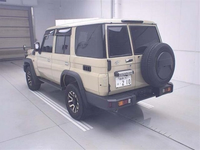 TOYOTA LAND CRUISER 70