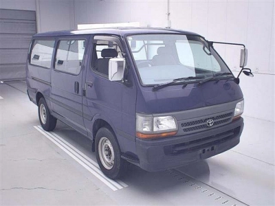 TOYOTA HIACE