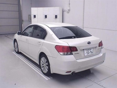 SUBARU LEGACY B4