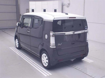 HONDA N-BOX SLASH