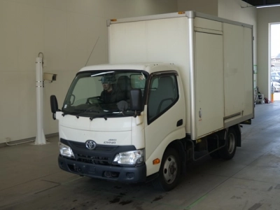 TOYOTA DYNA