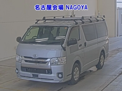 TOYOTA REGIUS ACE