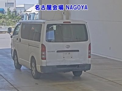 TOYOTA REGIUS ACE