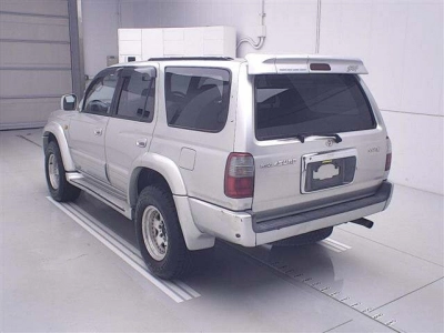 TOYOTA HILUX SURF