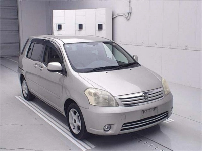TOYOTA RAUM