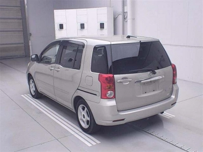 TOYOTA RAUM