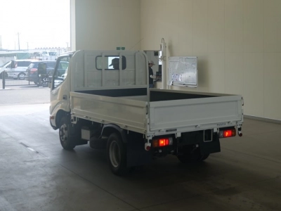 TOYOTA DYNA