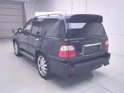 TOYOTA LAND CRUISER 100