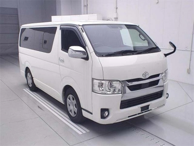 TOYOTA REGIUS ACE