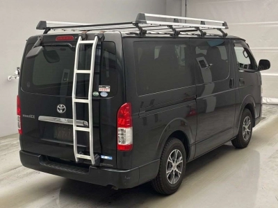 TOYOTA REGIUS VAN