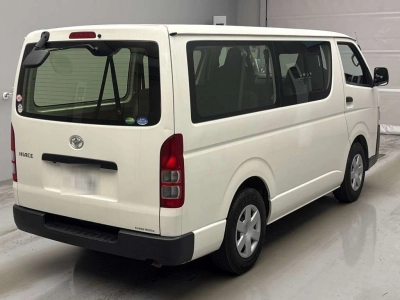 TOYOTA HIACE VAN