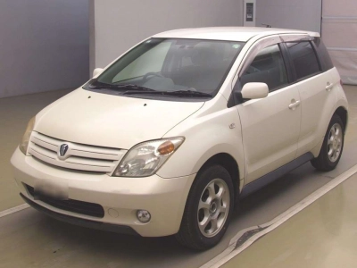 TOYOTA IST