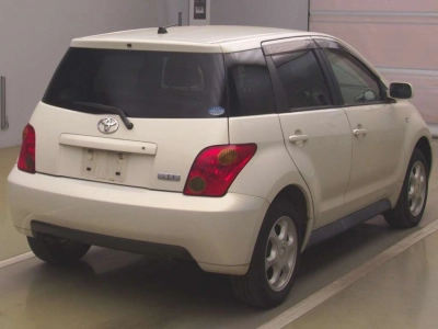 TOYOTA IST