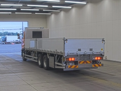 ISUZU GIGA
