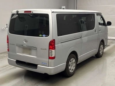 TOYOTA REGIUS VAN