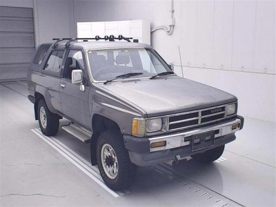 TOYOTA HILUX SURF