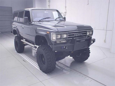 TOYOTA LAND CRUISER