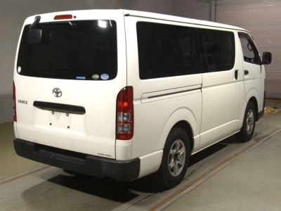 TOYOTA HIACE VAN