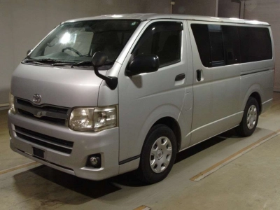 TOYOTA REGIUS VAN