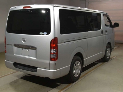TOYOTA REGIUS VAN