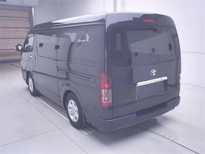 TOYOTA REGIUS ACE