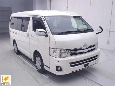 TOYOTA REGIUS ACE