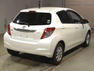 TOYOTA VITZ