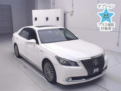 TOYOTA CROWN MAJESTA
