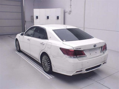 TOYOTA CROWN MAJESTA