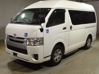 TOYOTA REGIUS VAN