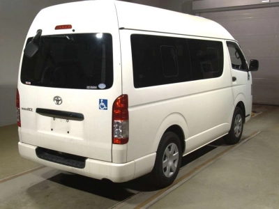TOYOTA REGIUS VAN