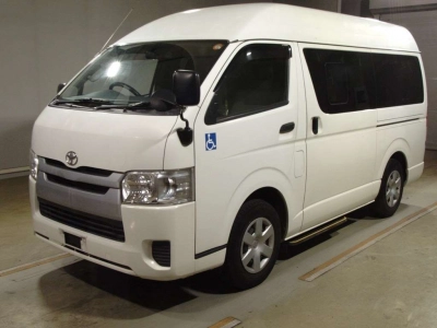 TOYOTA REGIUS VAN