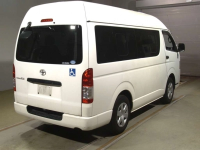 TOYOTA REGIUS VAN