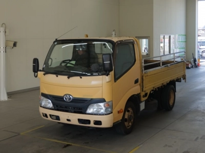 TOYOTA DYNA