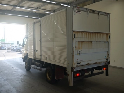 MITSUBISHI CANTER