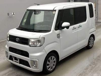 TOYOTA PIXIS MEGA