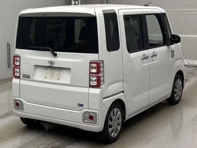 TOYOTA PIXIS MEGA