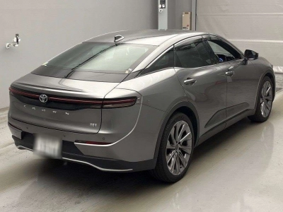 TOYOTA CROWN CROSSOVER