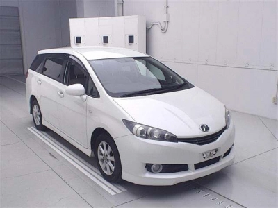 TOYOTA WISH