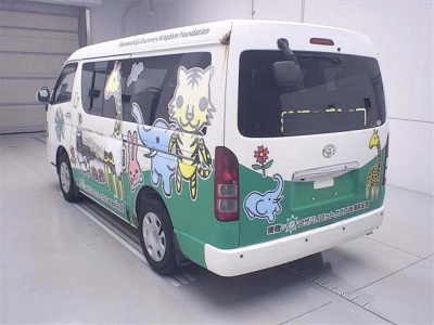 TOYOTA HIACE