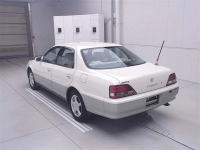 TOYOTA CRESTA