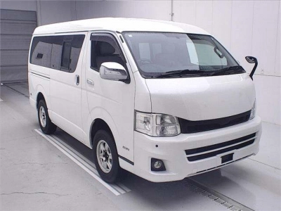 TOYOTA REGIUS ACE