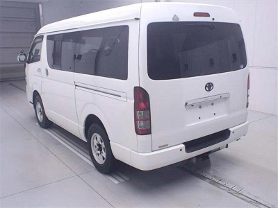 TOYOTA REGIUS ACE