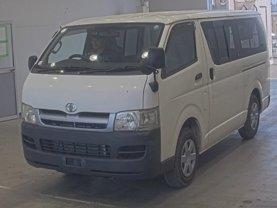 TOYOTA REGIUS VAN