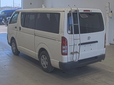 TOYOTA REGIUS VAN